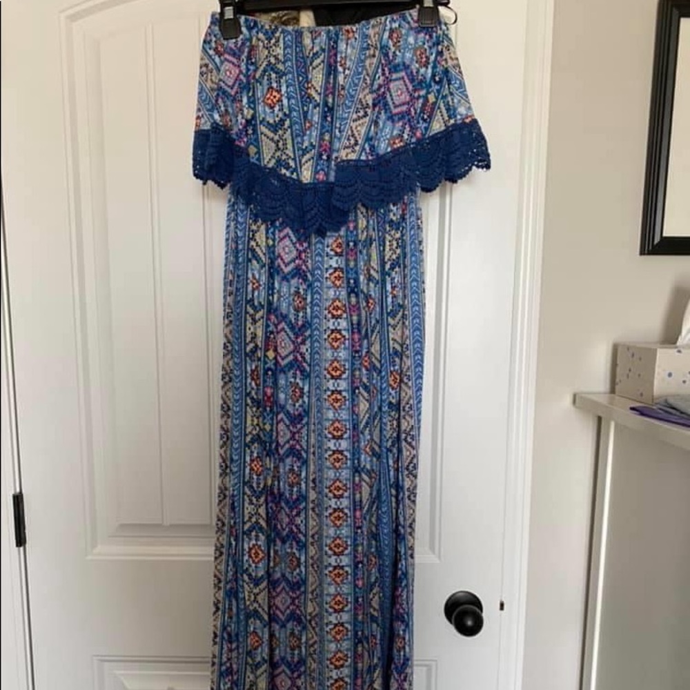 Strapless maxi dress! So cute for vacays!